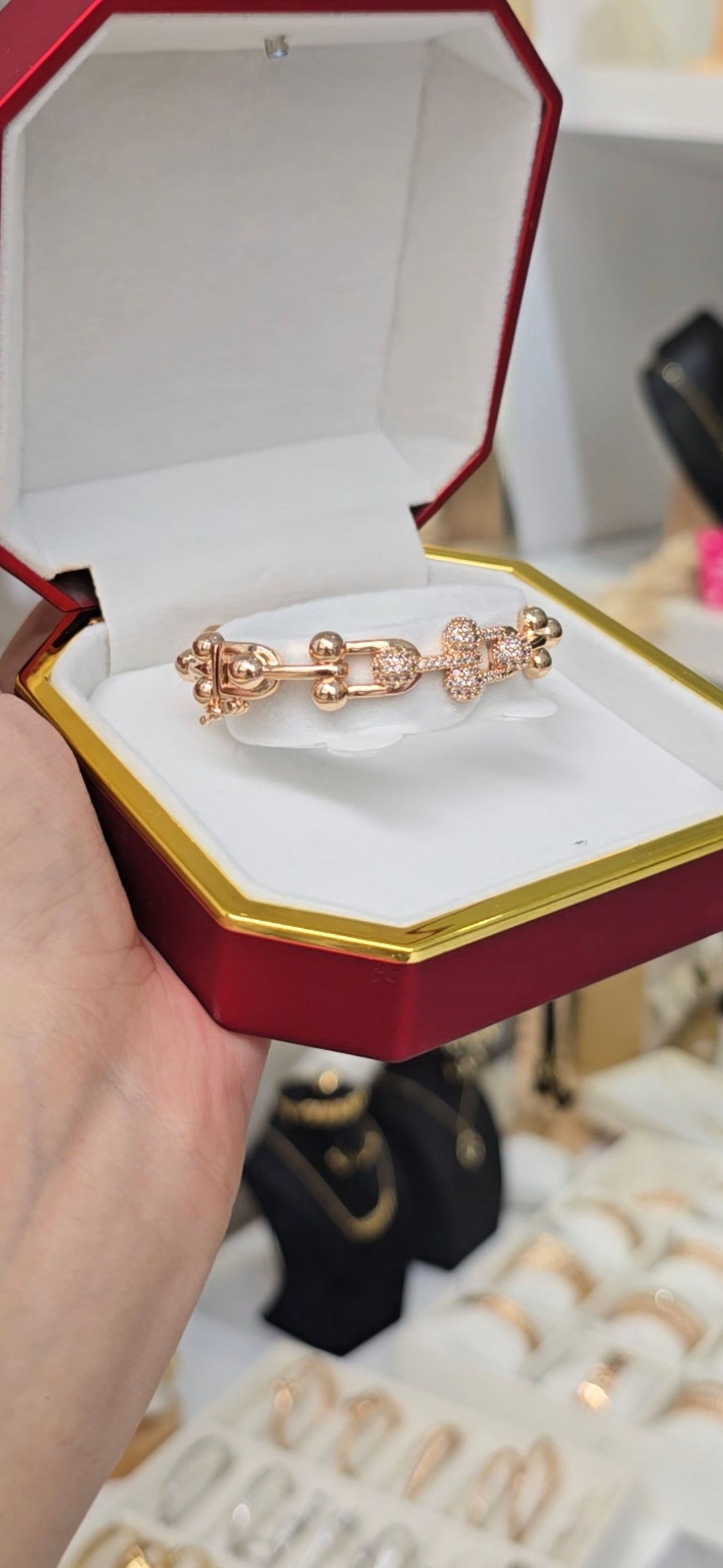 Bracelet T .  I .  F .  F .  A .  N . Y